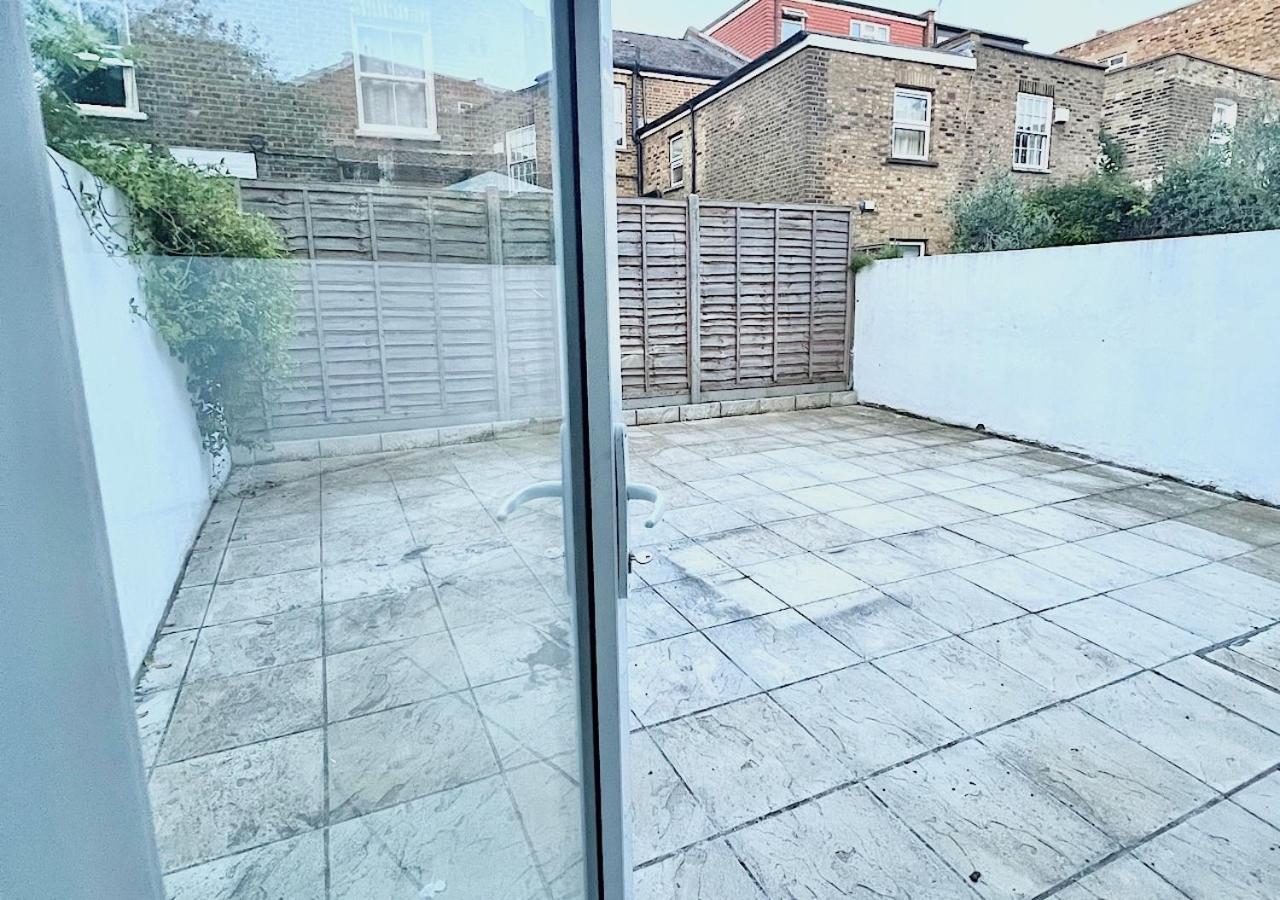 Charming 3-Bed Flat In Shepherds Bush - Sleeps 9 London Exterior photo
