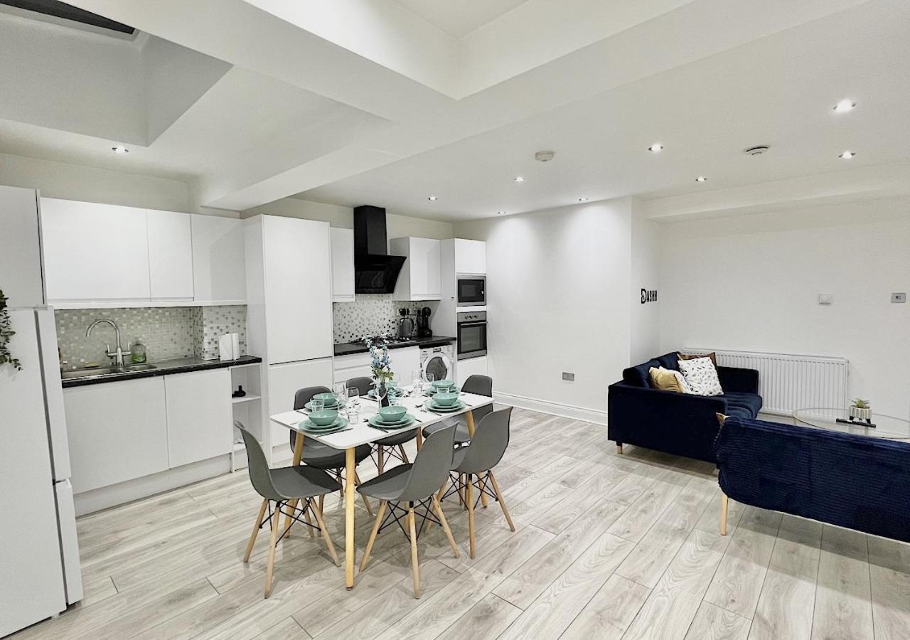 Charming 3-Bed Flat In Shepherds Bush - Sleeps 9 London Exterior photo